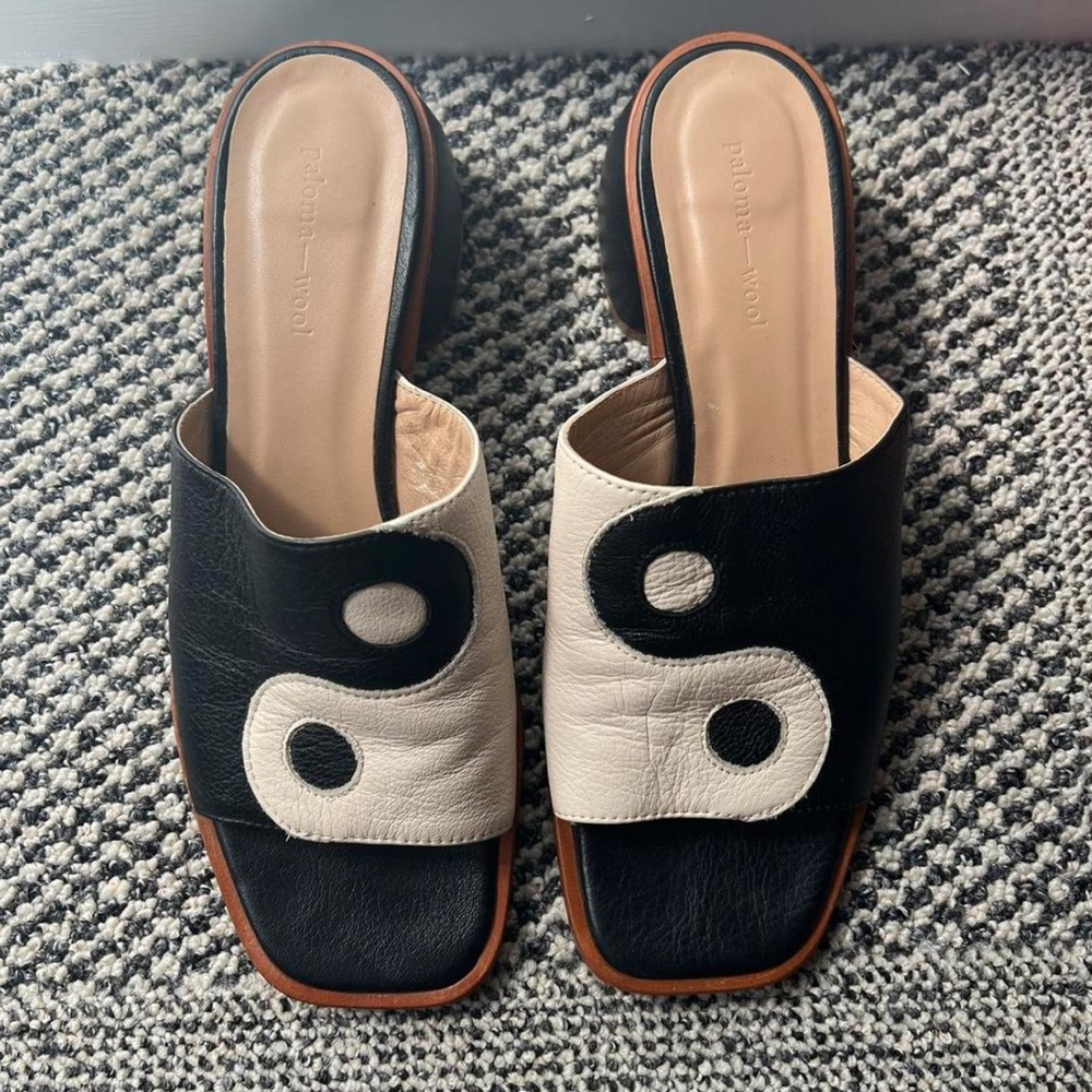 Paloma Wool balance ying yang sandals